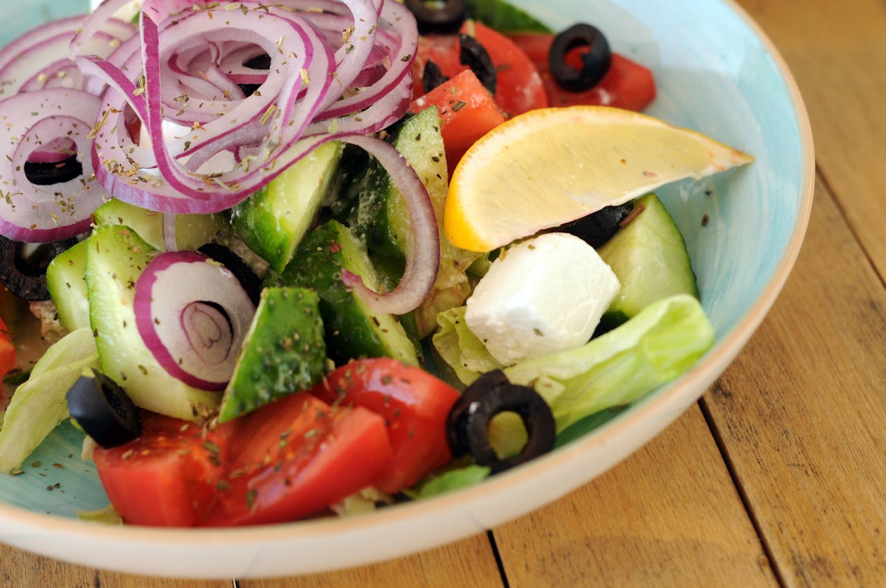 Griechischer Salat – Frisch, knackig & aromatisch